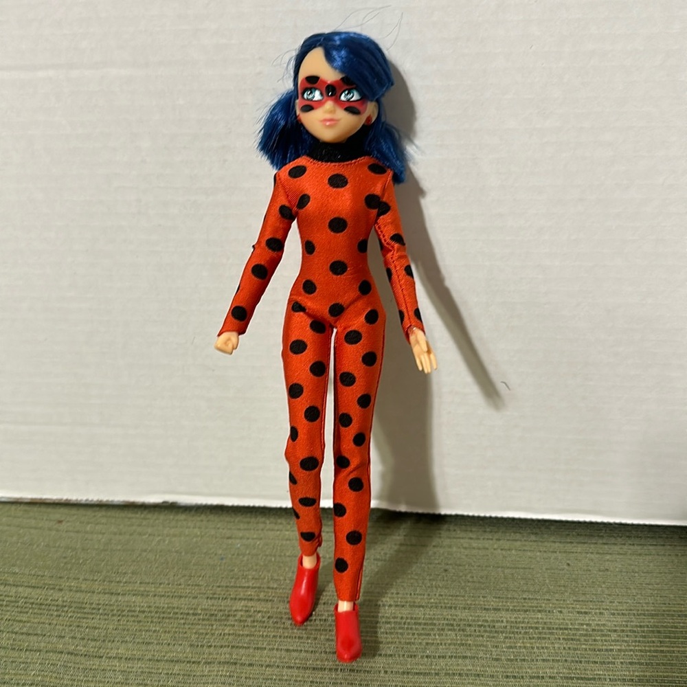 Playmates Toys Zag Heroes Miraculous Ladybug Doll MINT CONDITION Friends w/Barbi
